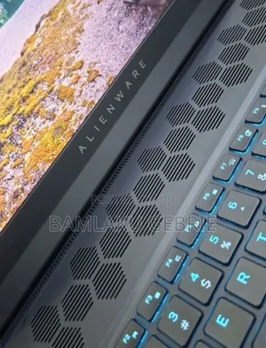 New Laptop Alienware M17x R2 16GB Intel Core I9 SSD 1T