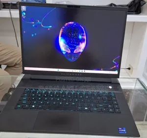 New Laptop Alienware M17x R2 16GB Intel Core I9 SSD 1T