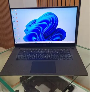 New Laptop Dell XPS 15 32GB Intel Core I9 SSD 2T