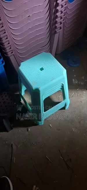 Circle and Rectangle Plastic Table