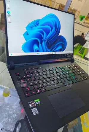 New Laptop Asus ROG Strix G17 32GB AMD Ryzen 9 SSD 1T