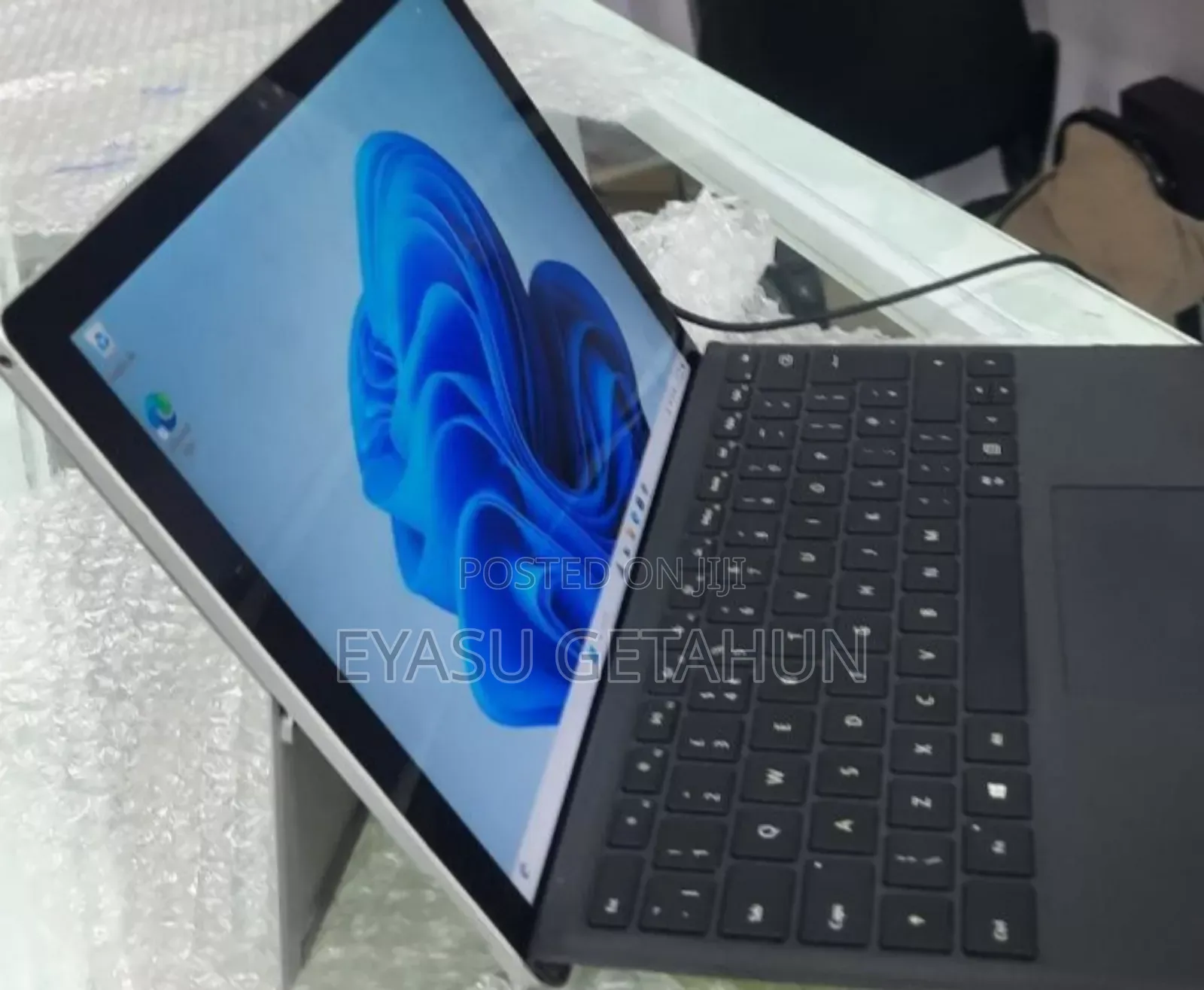 New Laptop Microsoft Surface Pro 4 8GB Intel Core i5 SSD 256GB