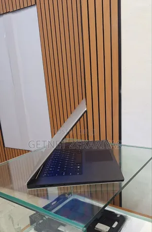 New Laptop Dell XPS 15 32GB Intel Core I9 SSD 2T