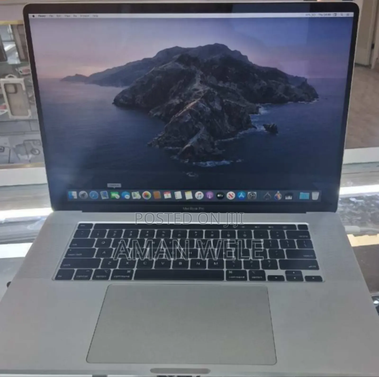 New Laptop Apple MacBook Pro 2019 16GB Intel Core I7 SSD 512GB