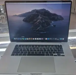New Laptop Apple MacBook Pro 2019 16GB Intel Core I7 SSD 512GB