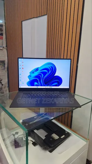 New Laptop Dell XPS 15 32GB Intel Core I9 SSD 2T