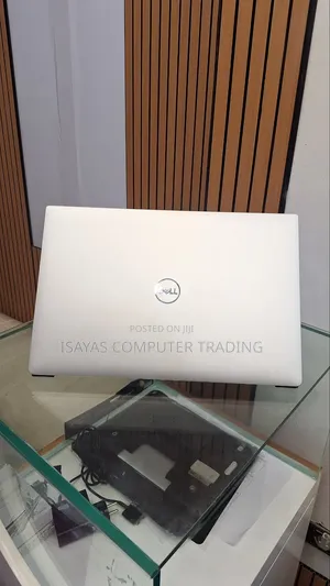 New Laptop Dell XPS 15 32GB Intel Core I9 SSD 2T