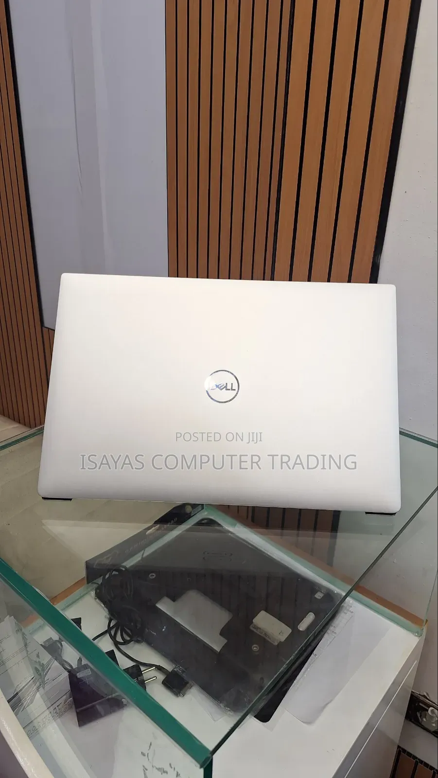 New Laptop Dell XPS 15 32GB Intel Core I9 SSD 2T