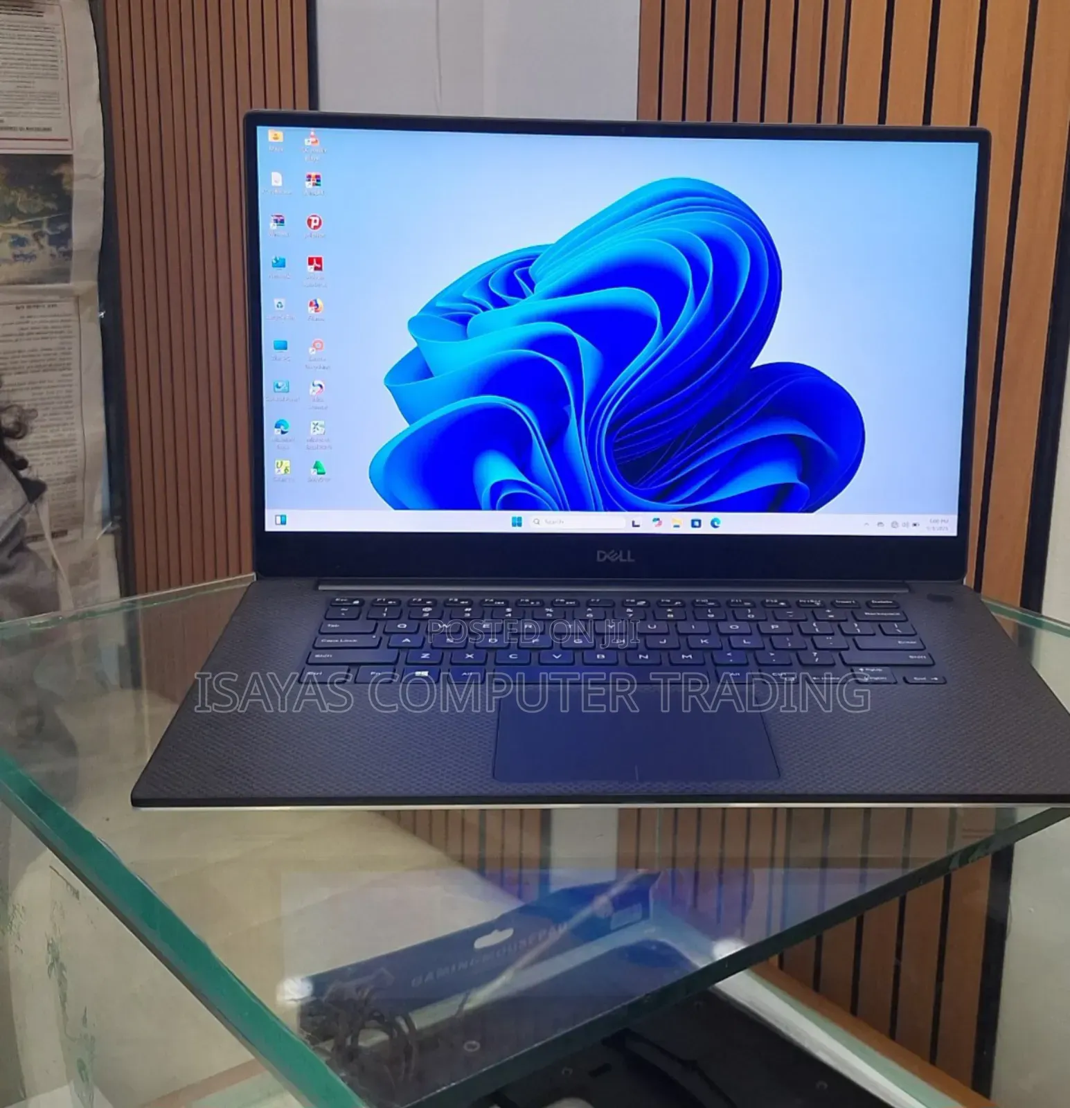 New Laptop Dell XPS 15 32GB Intel Core I9 SSD 2T