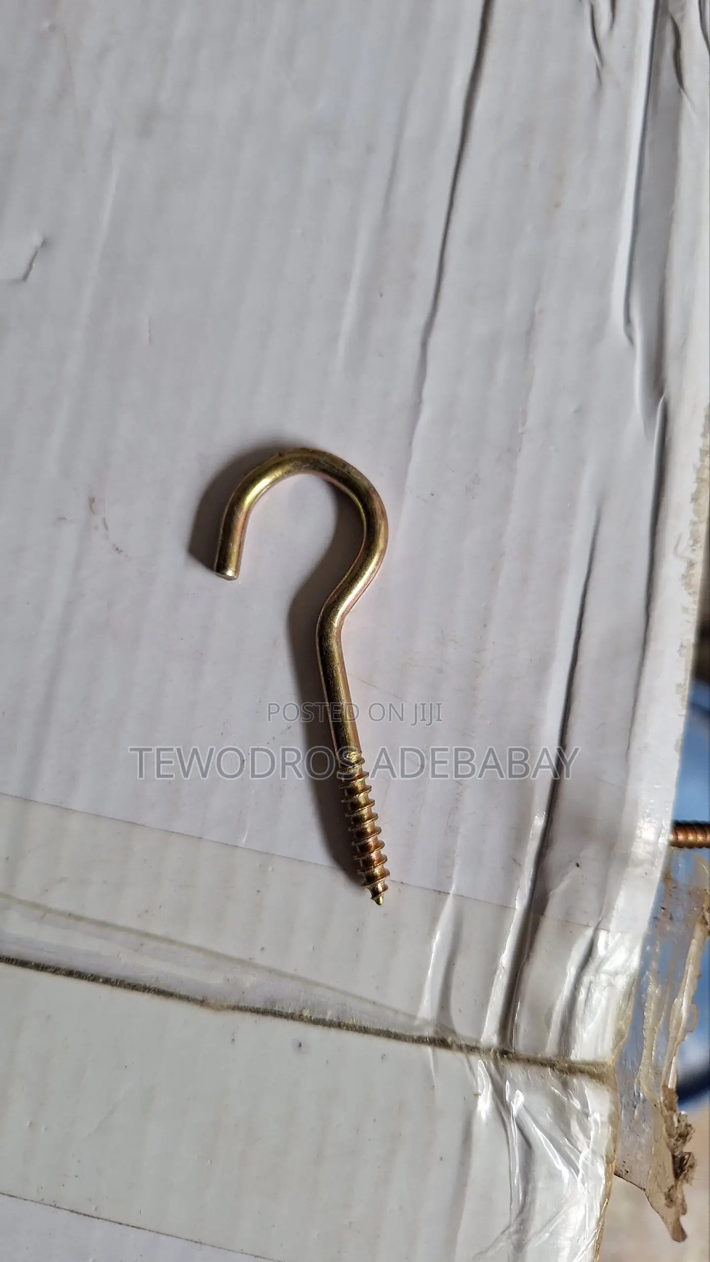 Open Coat Hanger Screw