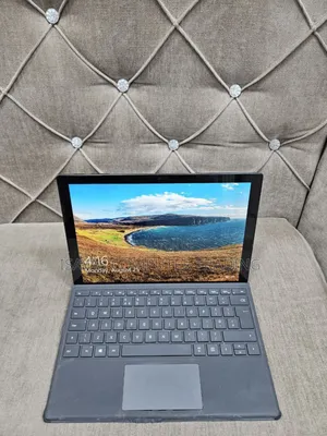 New Laptop Microsoft Surface 8GB Intel Core I7 SSD 256GB