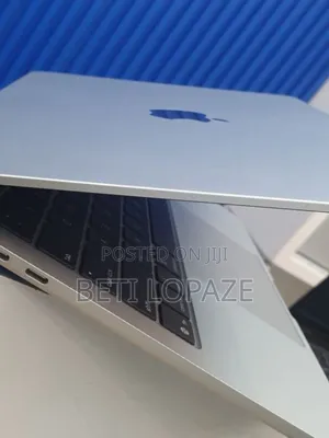 Photo - New Apple MacBook Air 2025 M4 13-Inch 16GB Intel Core I5 SSD 512GB