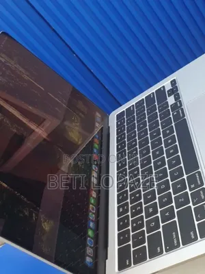 New Apple MacBook Air 2025 M4 13-Inch 16GB Intel Core I5 SSD 512GB