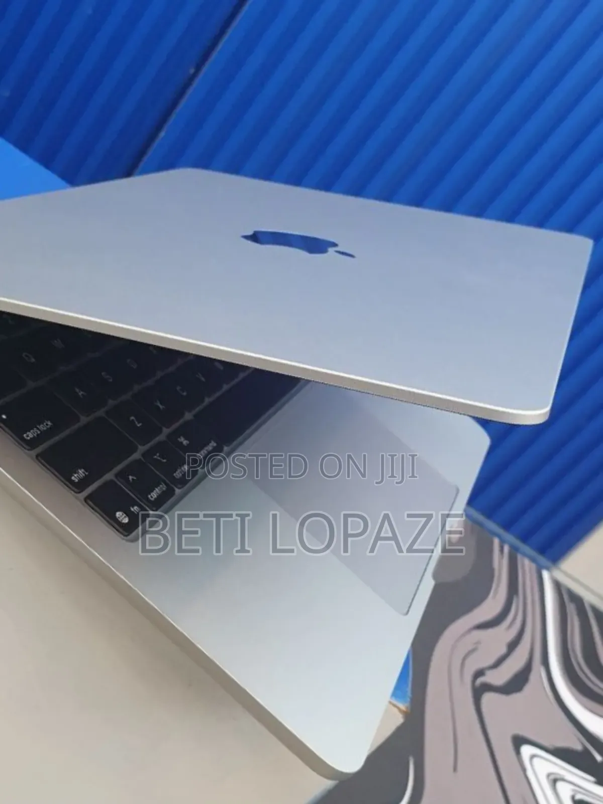 New Apple MacBook Air 2025 M4 13-Inch 16GB Intel Core I5 SSD 512GB