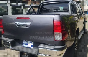 Toyota Hilux 2017 Gray