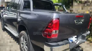 Toyota Hilux 2017 Gray