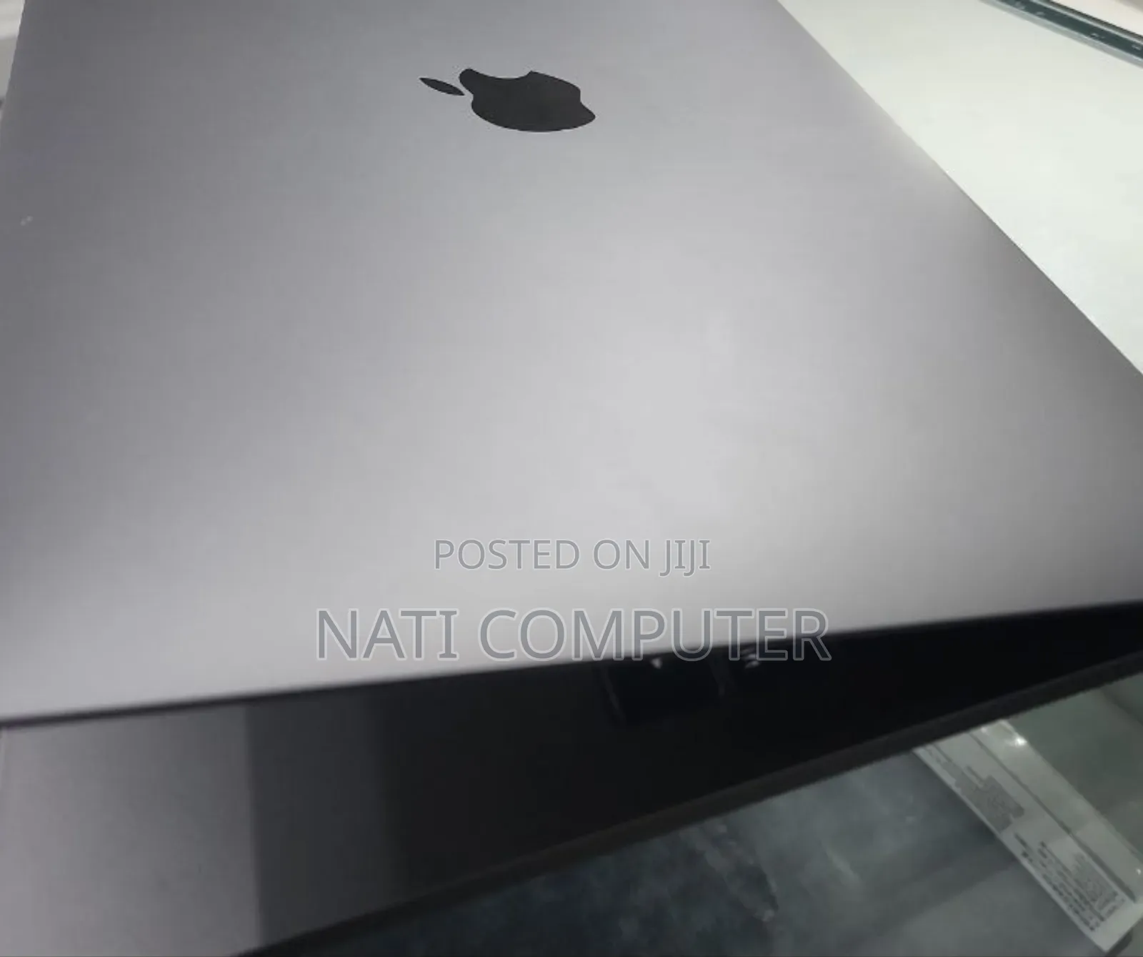 New Laptop Apple MacBook Pro 2019 8GB Intel Core I5 SSD 256GB