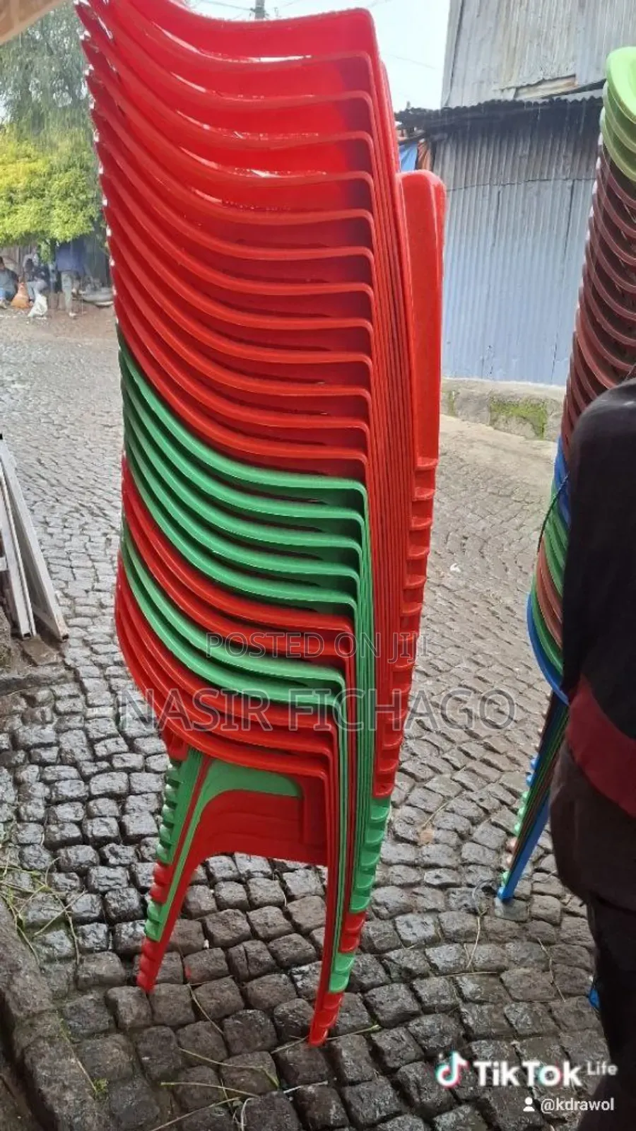 Circle and Rectangle Plastic Table