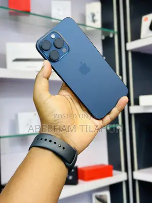 Photo - Apple iPhone 15 Pro Max 256 GB Blue