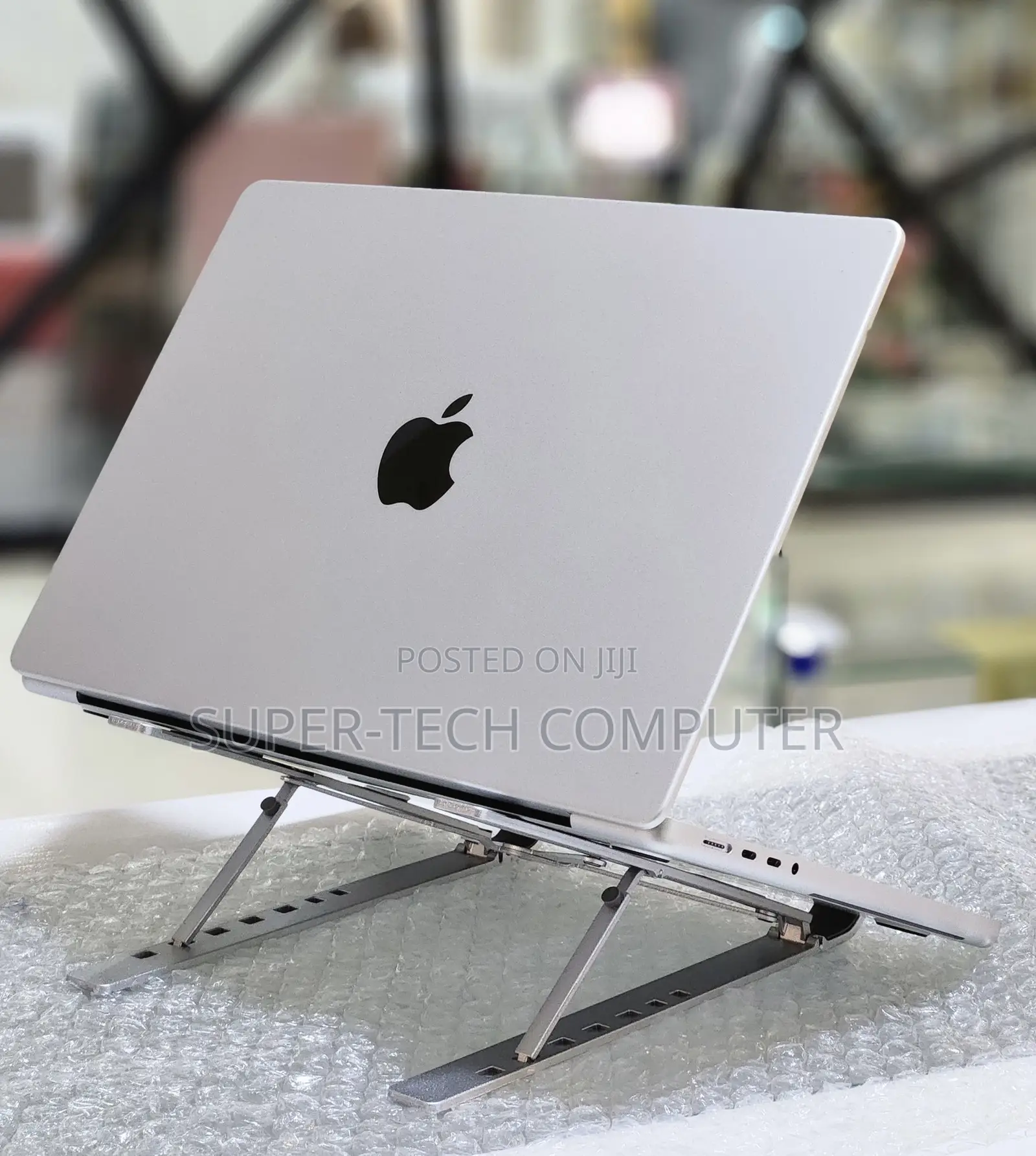 New Laptop Apple MacBook Pro M1 16GB Apple M1 Pro SSD 512GB