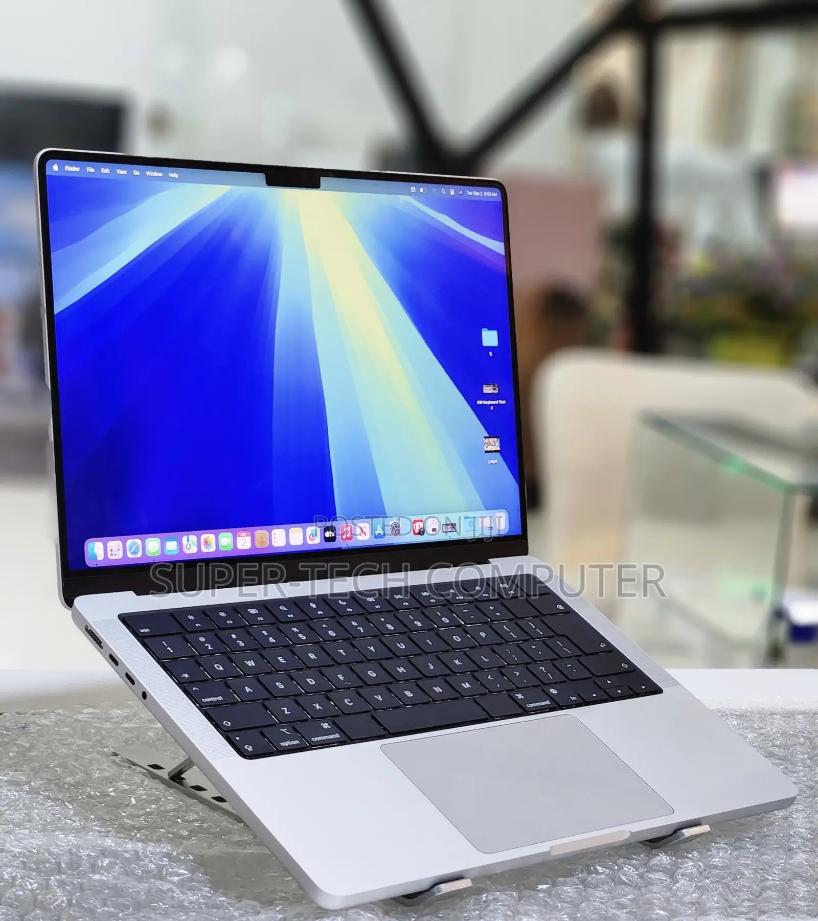 New Laptop Apple MacBook Pro M1 16GB Apple M1 Pro SSD 512GB