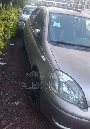 Toyota Vitz 2004 Gold