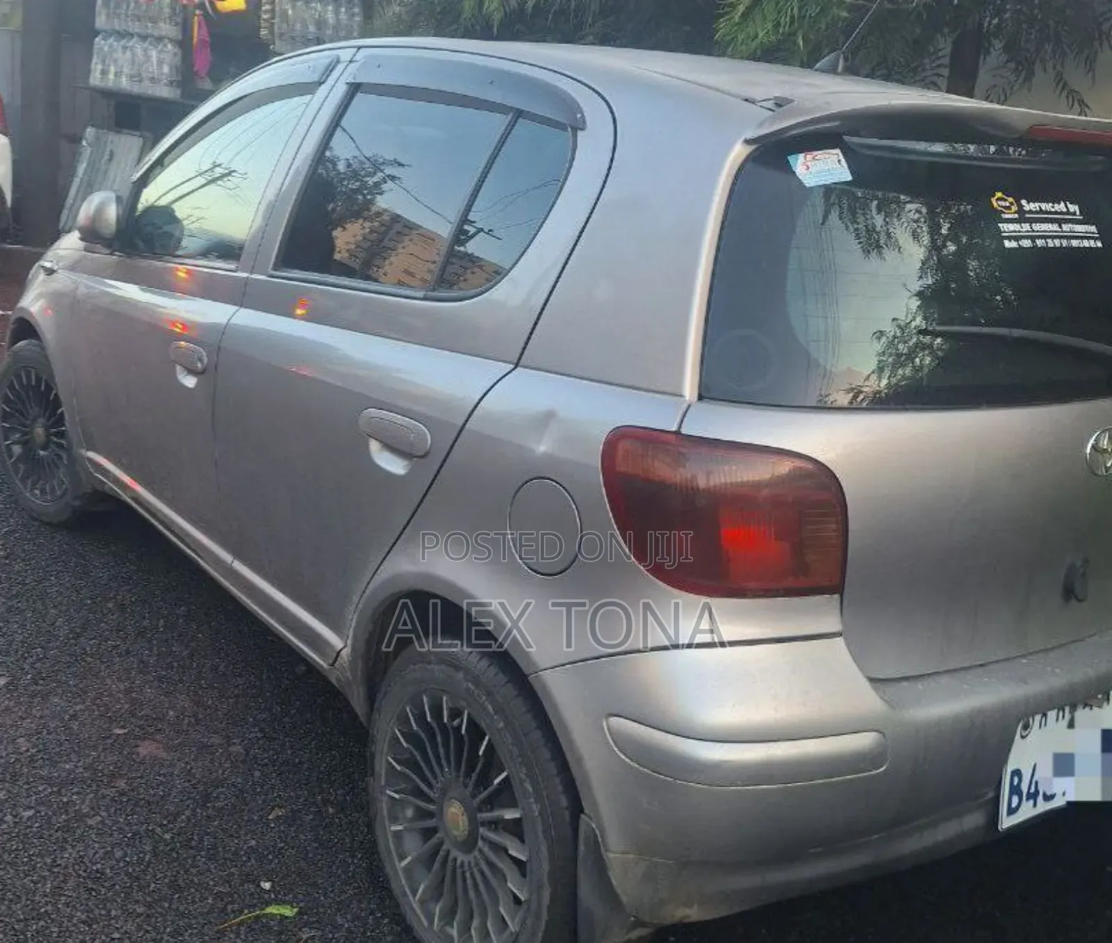 Toyota Vitz 2004 Gold