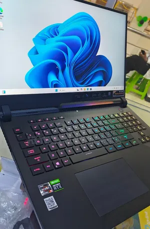 New Laptop Asus ROG Strix G17 32GB AMD Ryzen 9 SSD 1T