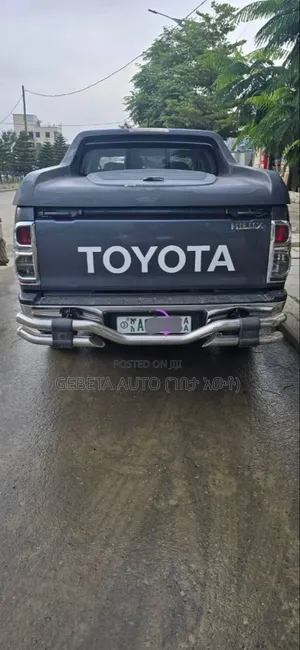 Toyota Hilux 2015 Gray