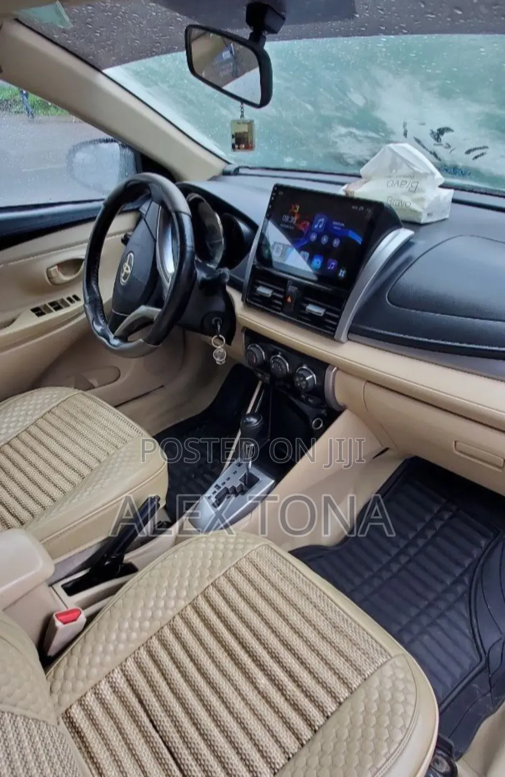 Toyota Yaris 2016 Gold