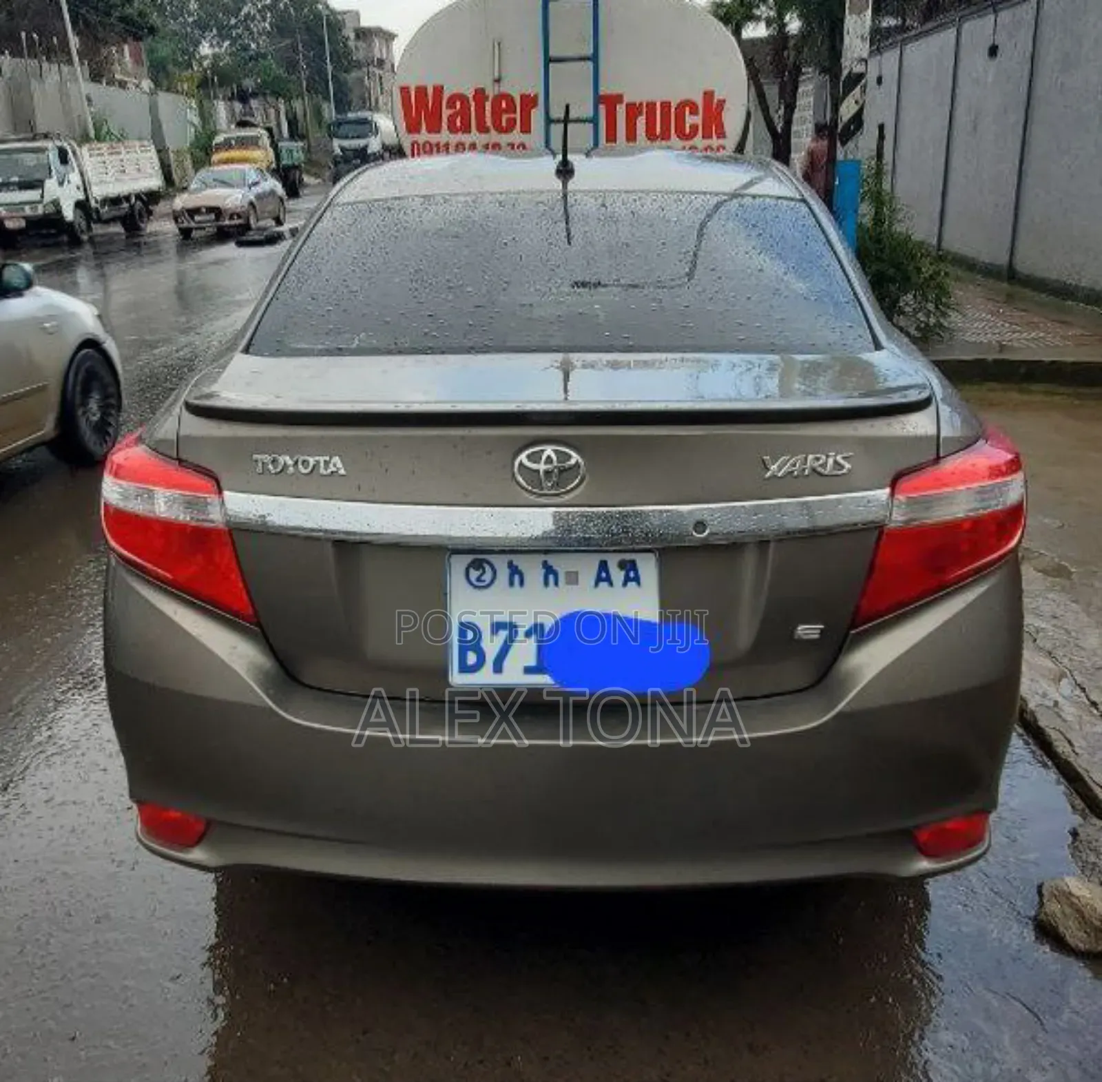 Toyota Yaris 2016 Gold