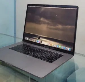 New Laptop Apple MacBook Pro 2019 32GB Intel Core I9 SSD 512GB