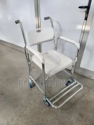 ባለ ትንንሽ ጎማ Wheelchair廟宇wheelchair Commode胎教toilet Wheelchair戈commode