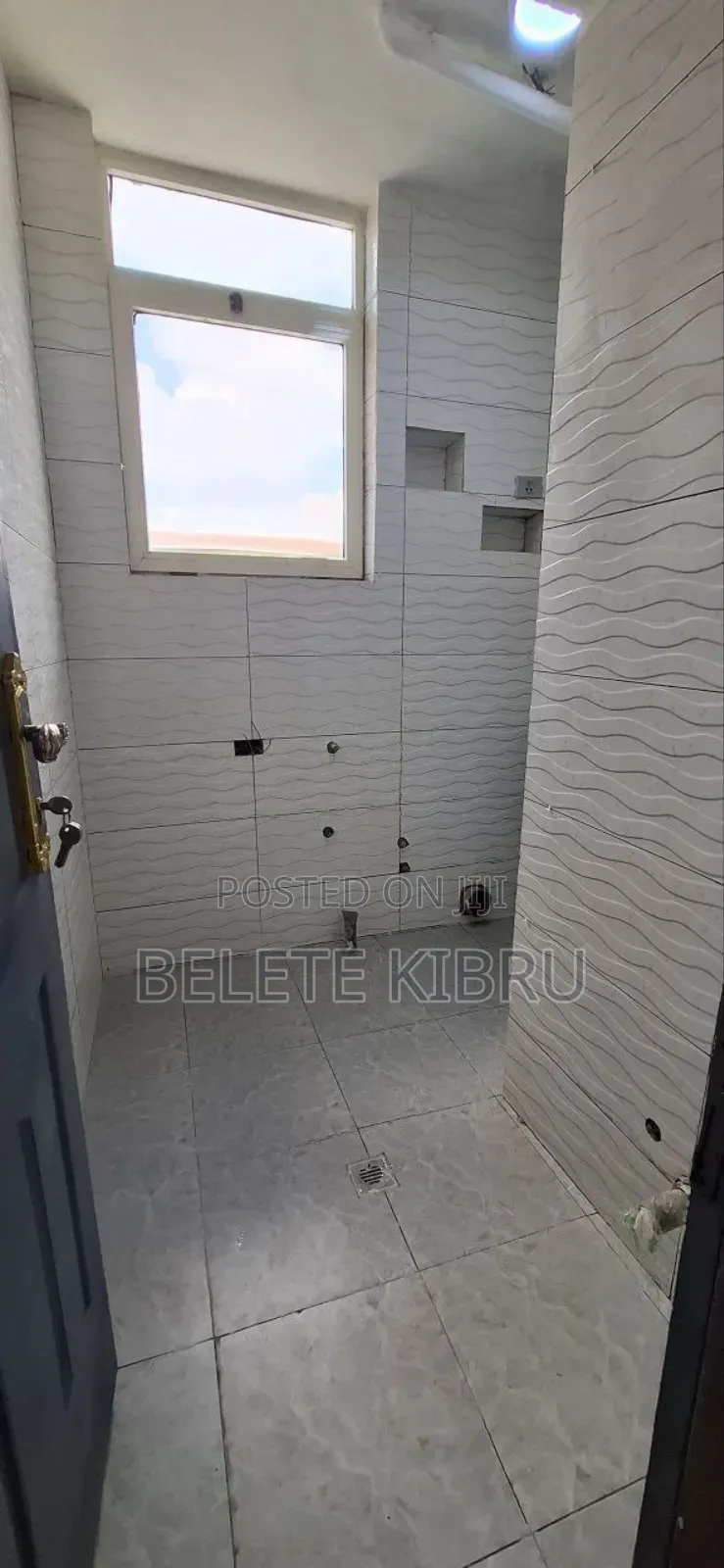 Furnished 2bdrm Condo in 40/60 ኮንዶሚንየም, Bole for sale