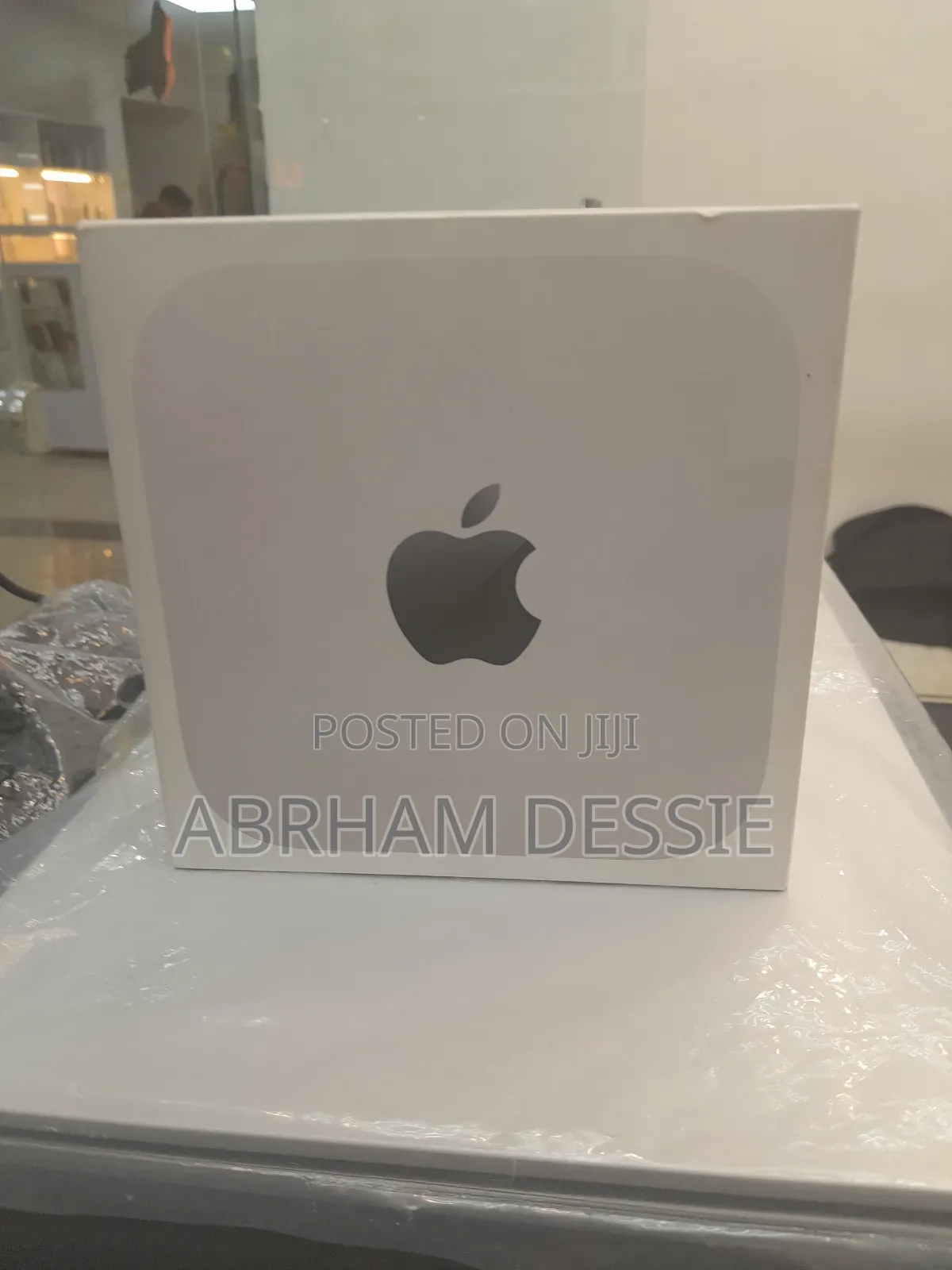 New Laptop Apple MacBook 16GB Apple M4 SSD 256GB