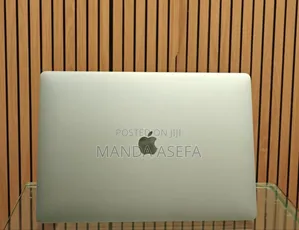 New Laptop Apple MacBook Pro 2019 16GB Intel Core I7 SSD 512GB