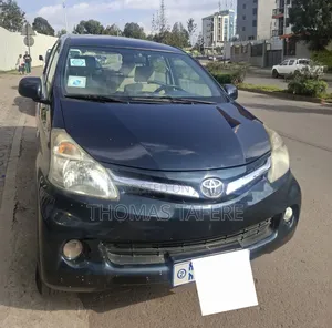 Photo - Toyota Avanza 2013 Black