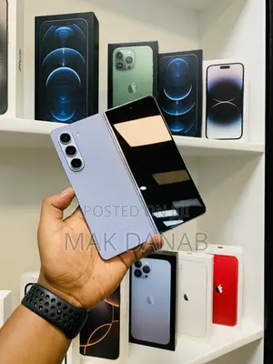 Photo - Samsung Galaxy Fold 5G 512 GB Blue