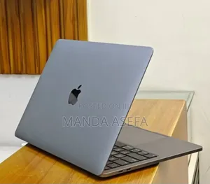 New Laptop Apple MacBook Pro 2020 8GB Intel Core I5 SSD 256GB