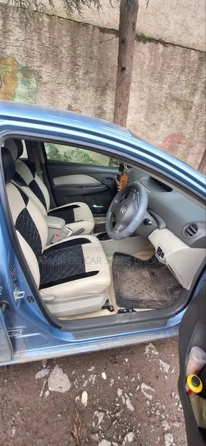 Toyota Yaris 2011 Blue