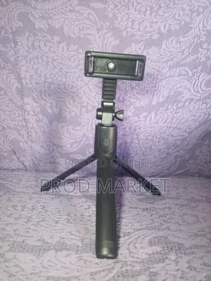 Selfie Stick With Tripod