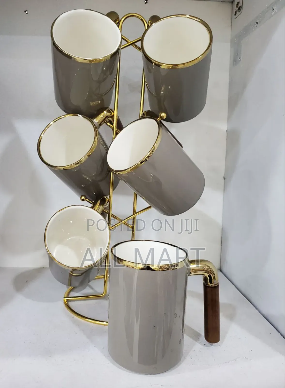 6 Set Ceramic Mugs With Golden Stnad