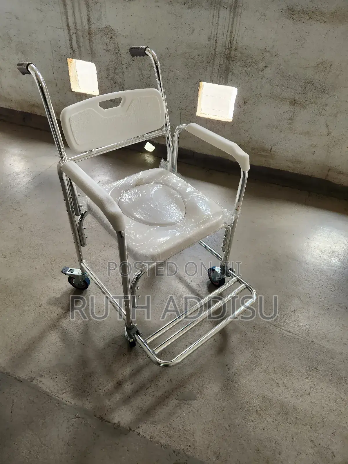Wheelchair膩的toilet With Mini Wheelchair腑我wheelchair胎盤popo Wheelchair