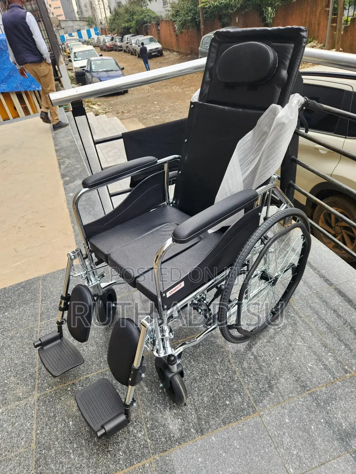 Wheelchair站立wheelchair嘴角wheelchair莉與wheelchair底層wheelchair娃子wheelchair