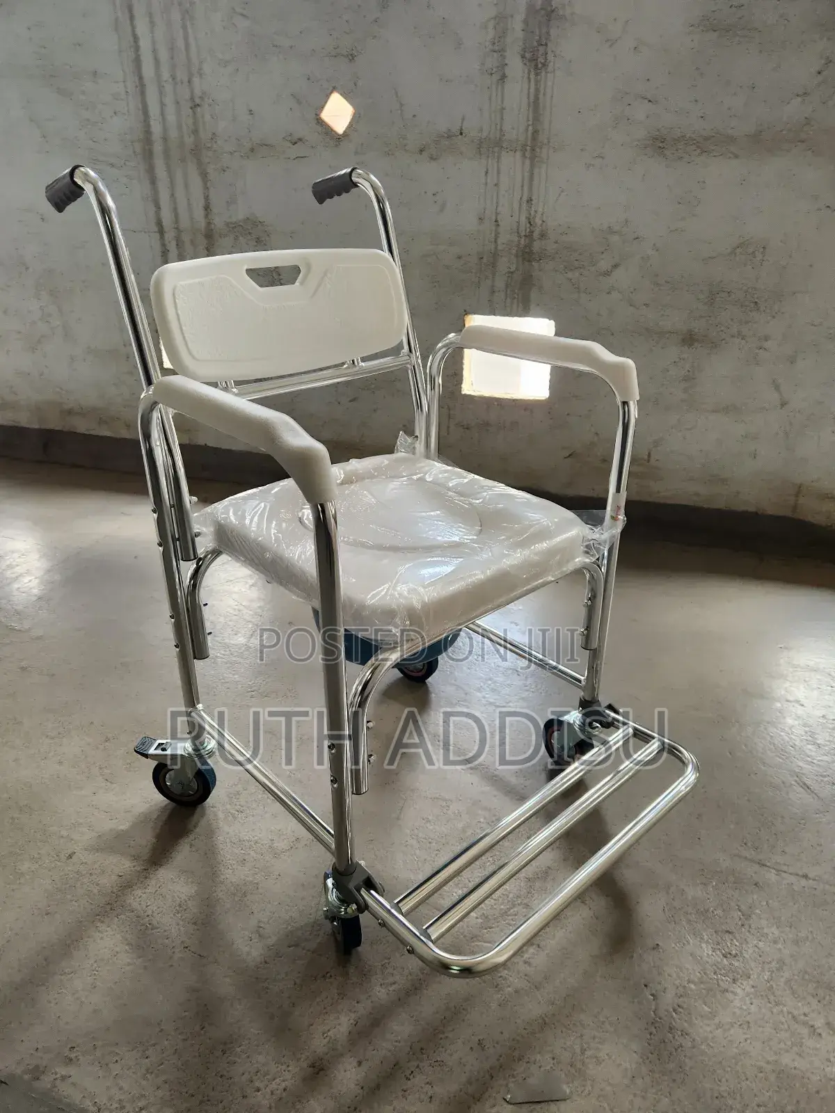 Wheelchair嵩的toilet Wheelchair姐妹commode Wheelchair綏靖popo Wheelchair