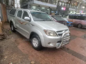 Toyota Hilux 2008 Gray