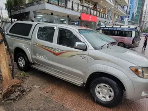 Toyota Hilux 2008 Gray