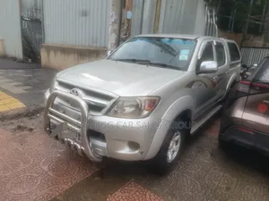 Toyota Hilux 2008 Gray