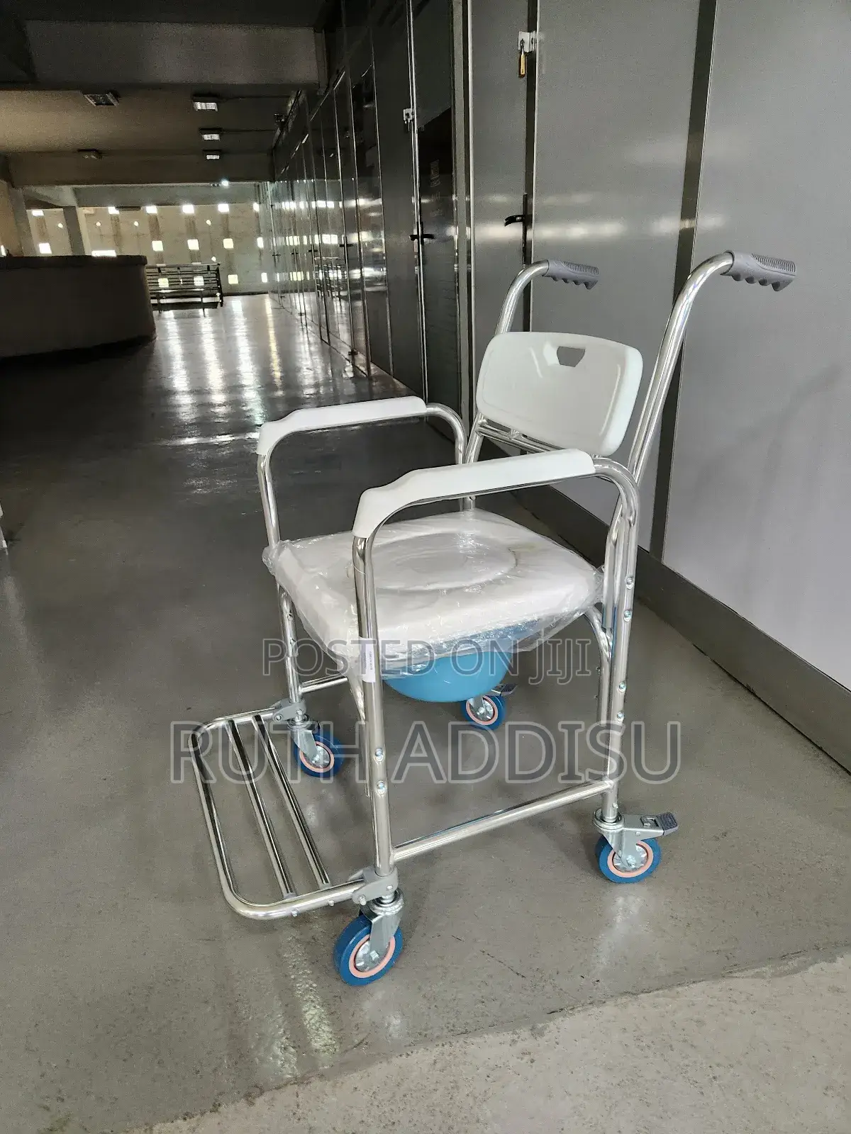 Commode Wheelchair乏人toilet Wheelchair肺炎poty Wheelchair軍人wheelchair