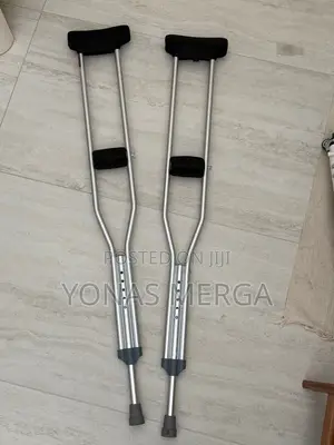 Photo - Crutches直0fully-Adjustable Adult Crutches C/W Rubber Pads and Handles
